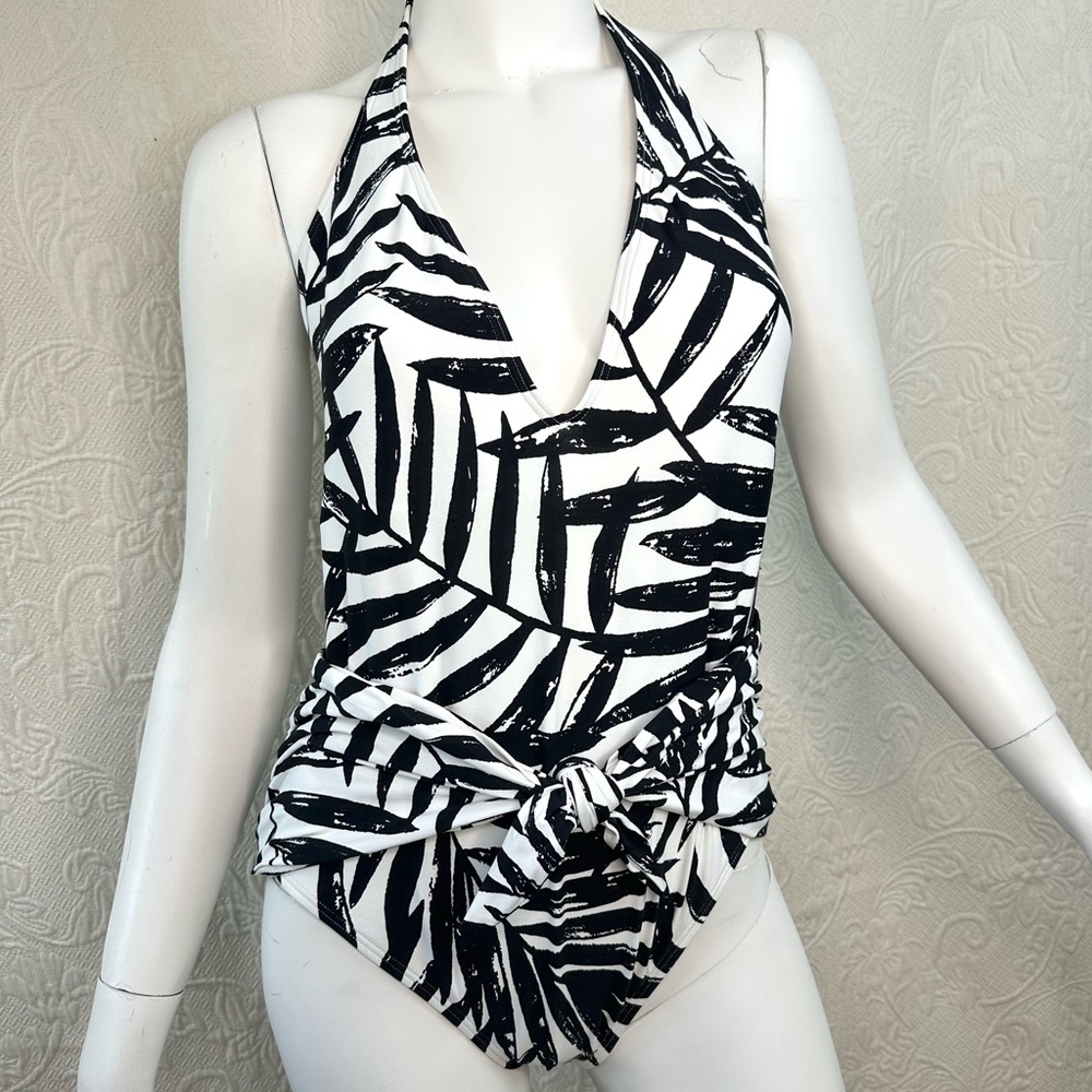 Carmen Marc Valvo 14 Black & White One-Piece Shaping Swimsuit NWT